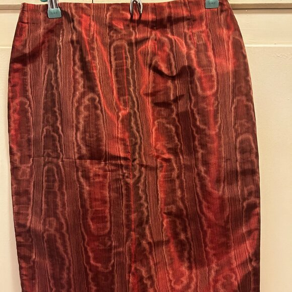 Skirt - Picture 2 of 9